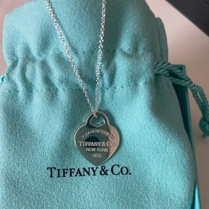 Sterling silver small rtt necklace with 18’ chain